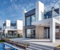 ESPMI/AH/002/36/40D4/00000, Mallorca, Noordkust, nieuwbouw villa met zwembad en tuin te koop